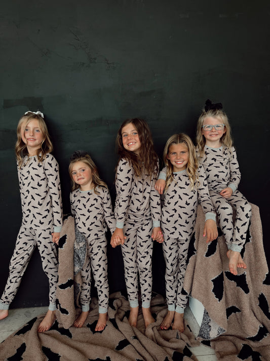 Bats Tan Bamboo | Two-Piece Set