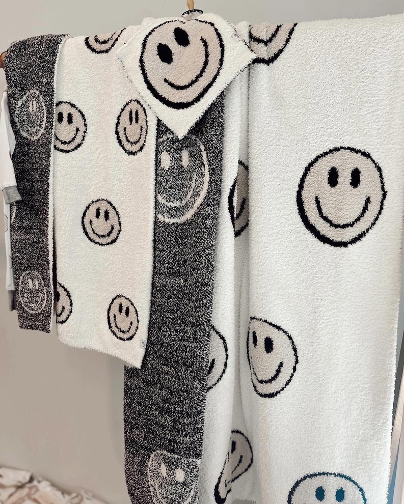 Neutral Smiley | Plush Blanket | Baby