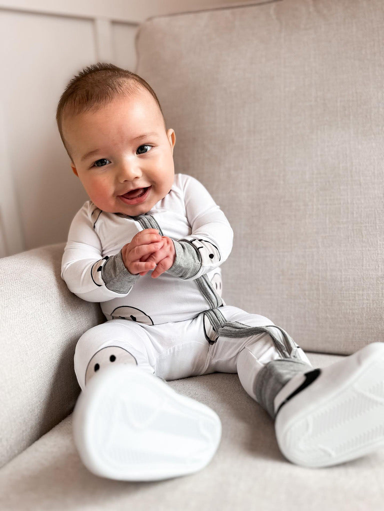 Neutral Smiley Bamboo | Zip Romper