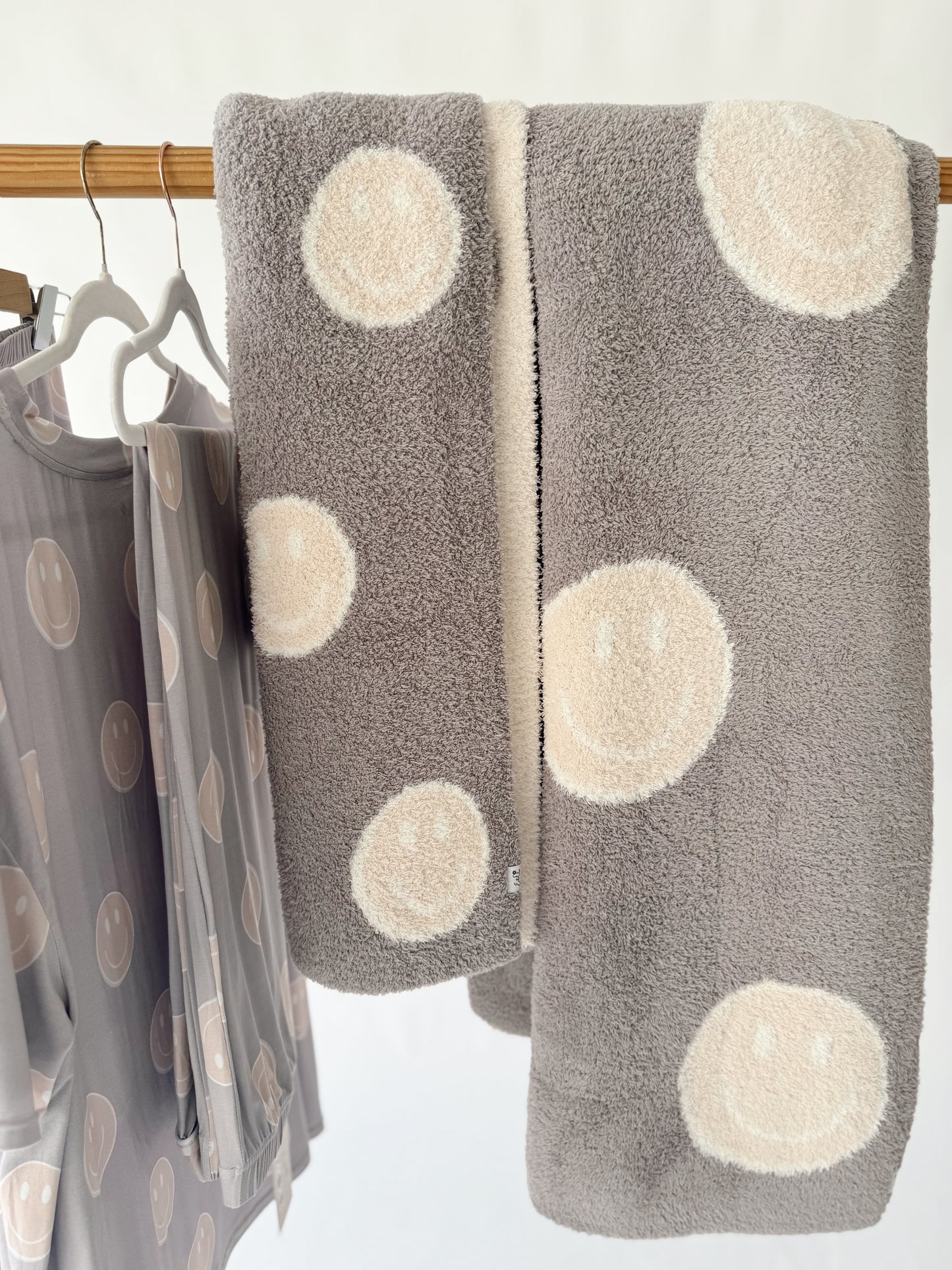 Smiley | Plush Blanket | Baby | Preorder